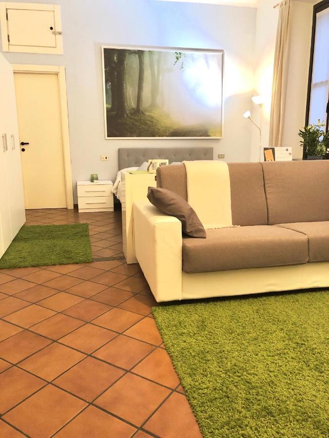 Large Studio Isola Apartment Milano Exterior foto